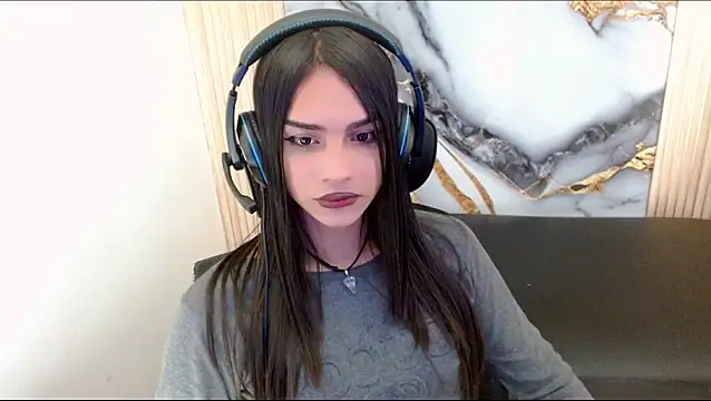 Dollbehavior  online show from 09.12.25