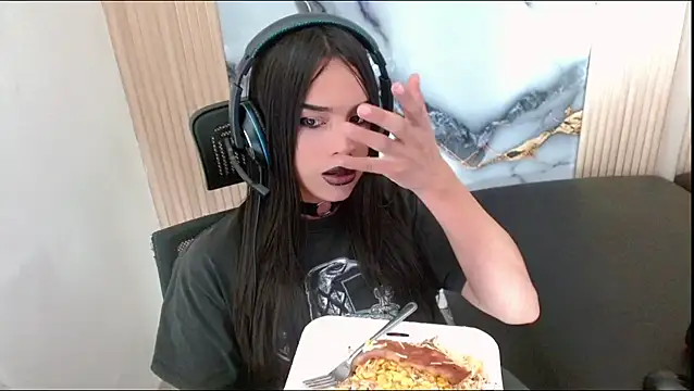 Dollbehavior  online show from 09.21.25