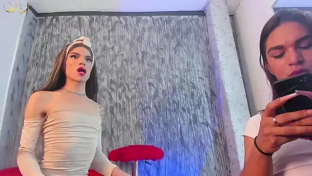 Snapshot of londoreales chatting on 01.04.25 londoreales online show from 01.04.25