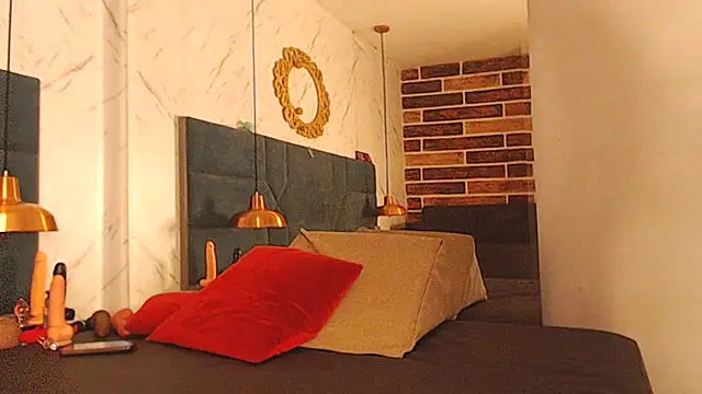 Snapshot of chanel_grant chatting on 11.08.25 chanel grant online show from 11.08.25