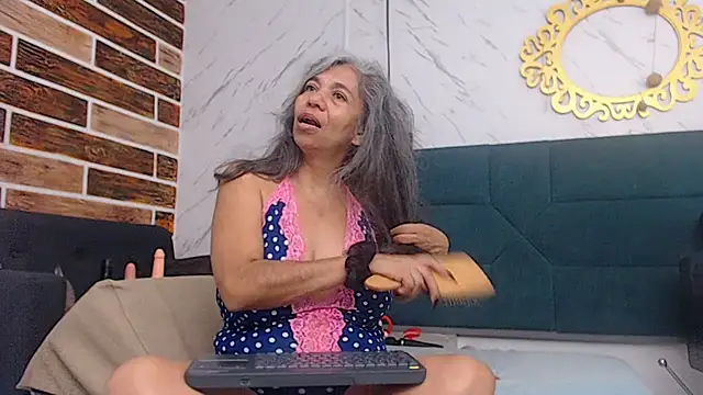 Snapshot of chanel_grant chatting on 11.30.25 chanel grant online show from 11.30.25