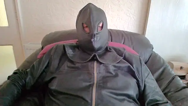 Snapshot of Leatherman63 chatting on 07.04.26 Leatherman63 online show from 07.04.26