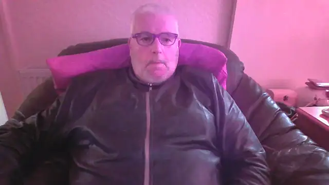 Snapshot of Leatherman63 chatting on 07.19.26 Leatherman63 online show from 07.19.26