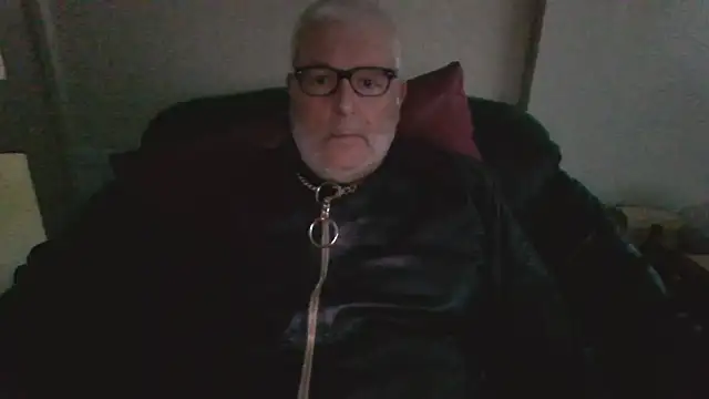 Snapshot of Leatherman63 chatting on 08.01.26 Leatherman63 online show from 08.01.26