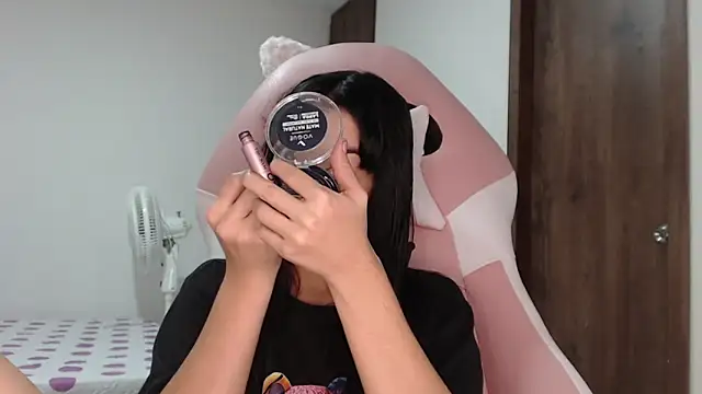 Snapshot of Caribbean_beauty_ chatting on 03.16.25 Caribbean beauty online show from 03.16.25