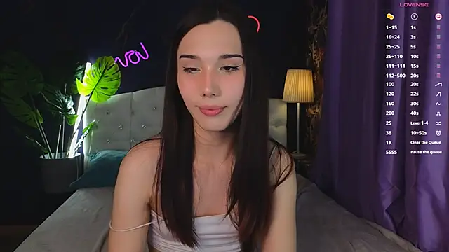 Kaia Sunshine Mia online show from 01.31.25