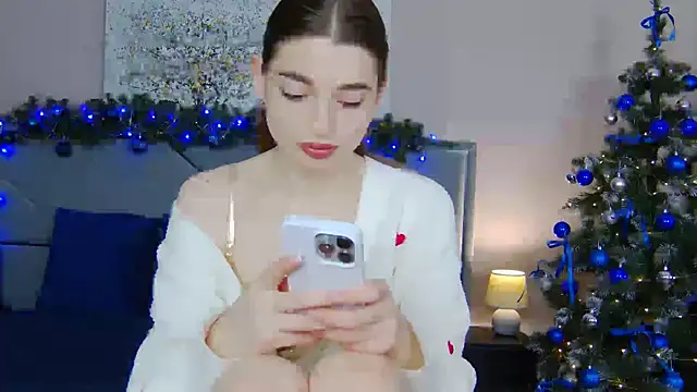 Snapshot of NicoleRosss chatting on 12.21.25 NicoleRosss online show from 12.21.25