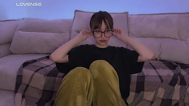 Snapshot of yourconcept chatting on 11.02.25 yourconcept online show from 11.02.25