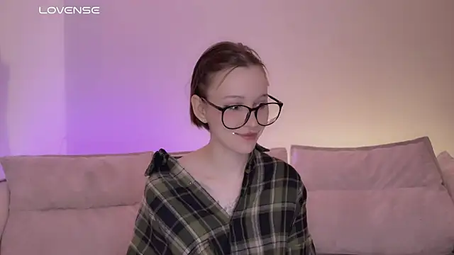 Snapshot of yourconcept chatting on 11.28.25 yourconcept online show from 11.28.25