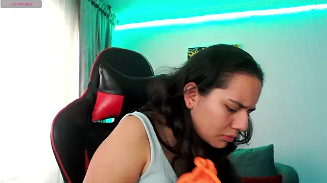 Lexyevans online show from 03.20.25