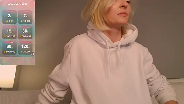 Snapshot of sexuallycorrecte chatting on 10.24.25 sexuallycorrecte online show from 10.24.25