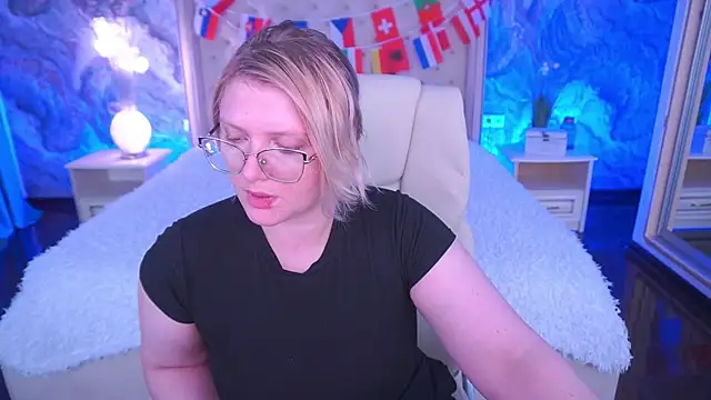 Snapshot of CoolTatis chatting on 07.17.26 CoolTatis online show from 07.17.26