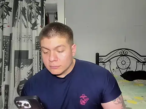 Snapshot of regan_jhonso chatting on 12.17.25 regan jhonso online show from 12.17.25