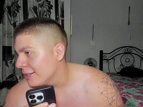 Snapshot of regan_jhonso chatting on 02.20.26 regan jhonso online show from 02.20.26