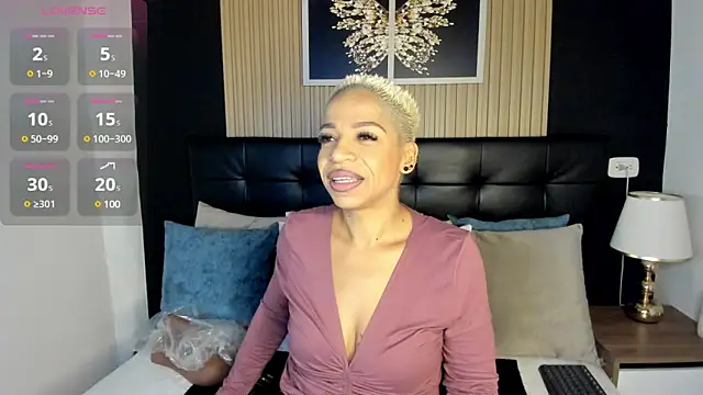 summer night  online show from 01.31.25