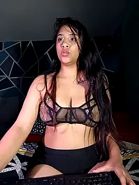 Snapshot of Susan-Rumie chatting on 12.19.24 Susan-Rumie online show from 12.19.24