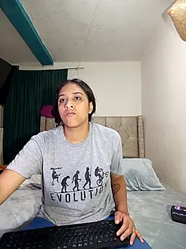 Snapshot of Susan-Rumie chatting on 11.26.25 Susan-Rumie online show from 11.26.25