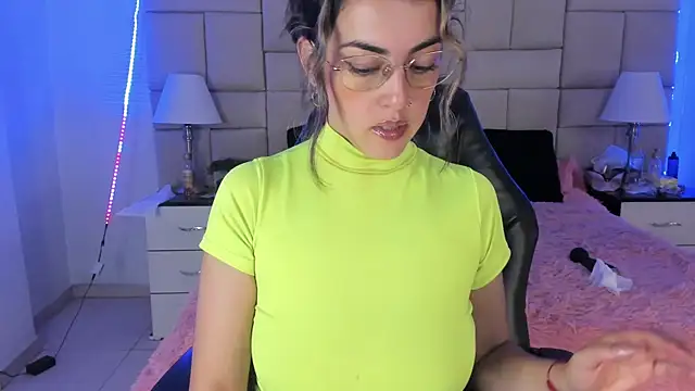 IsisLoveyes  online show from 12.24.24