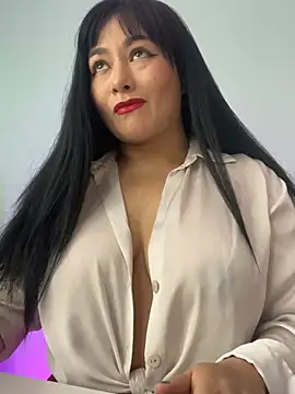 Snapshot of sharon_leone26 chatting on 03.22.26 sharon leone26 online show from 03.22.26