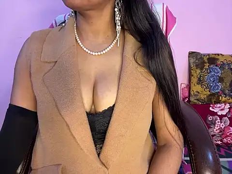 Snapshot of roshni-5 chatting on 01.11.25 roshni-5 online show from 01.11.25