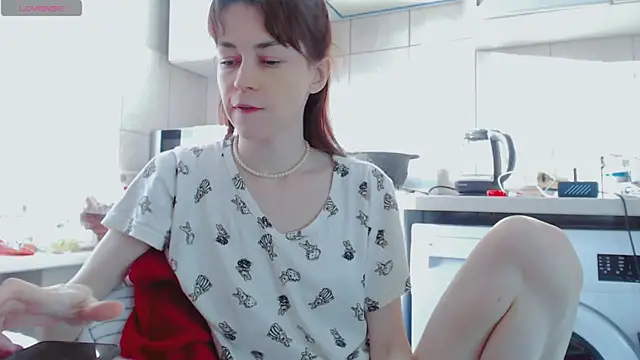 Amina Barbarian online show from 02.13.25