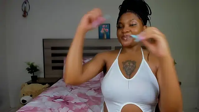 Snapshot of Renee-18 chatting on 12.05.24 Renee-18 online show from 12.05.24