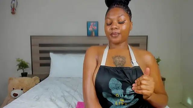 Snapshot of Renee-18 chatting on 12.08.24 Renee-18 online show from 12.08.24