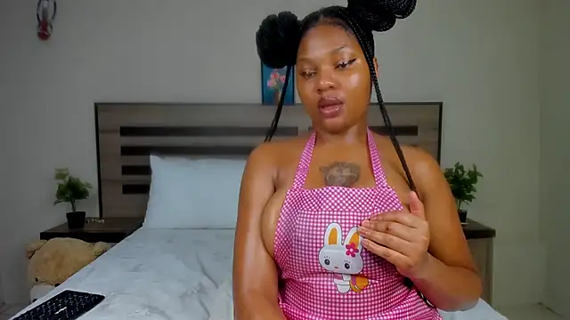 Snapshot of Renee-18 chatting on 12.11.24 Renee-18 online show from 12.11.24