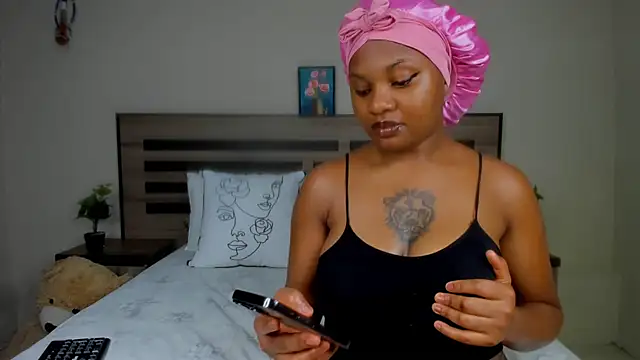 Snapshot of Renee-18 chatting on 12.22.24 Renee-18 online show from 12.22.24