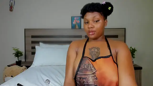 Snapshot of Renee-18 chatting on 01.01.25 Renee-18 online show from 01.01.25