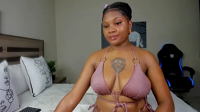 Snapshot of Renee-18 chatting on 01.29.25 Renee-18 online show from 01.29.25