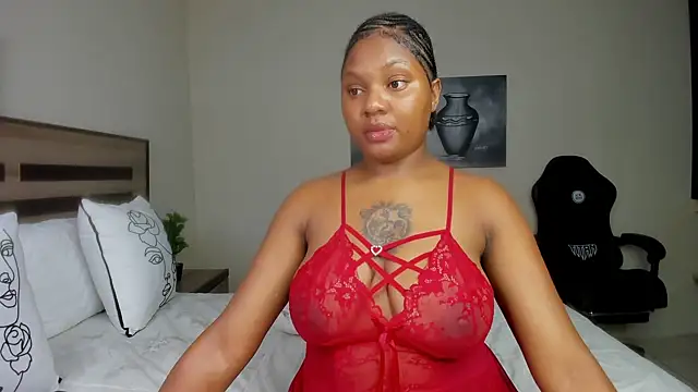 Snapshot of Renee-18 chatting on 02.12.25 Renee-18 online show from 02.12.25