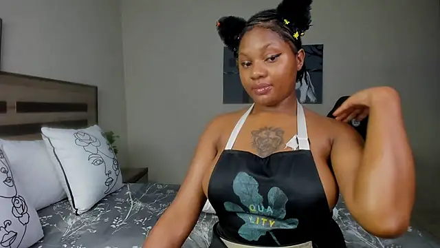 Snapshot of Renee-18 chatting on 02.16.25 Renee-18 online show from 02.16.25