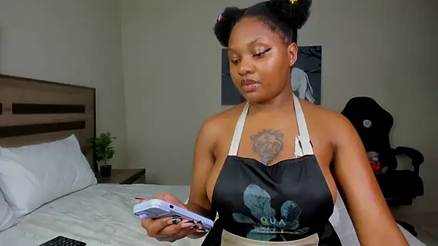 Snapshot of Renee-18 chatting on 02.20.25 Renee-18 online show from 02.20.25