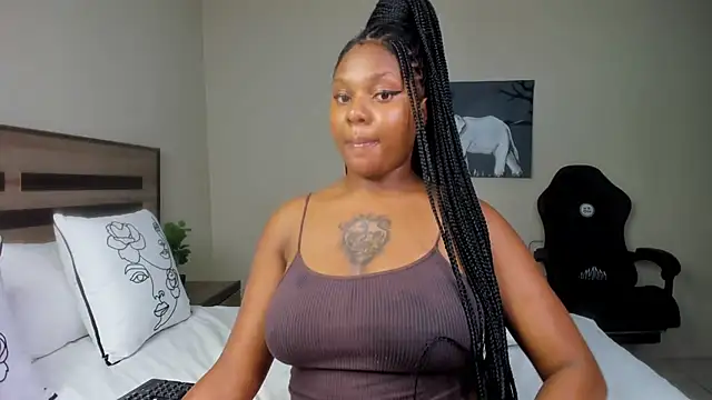 Snapshot of Renee-18 chatting on 03.04.25 Renee-18 online show from 03.04.25