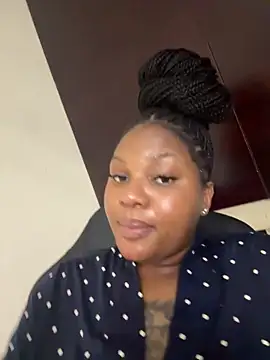 Snapshot of Renee-18 chatting on 03.16.25 Renee-18 online show from 03.16.25