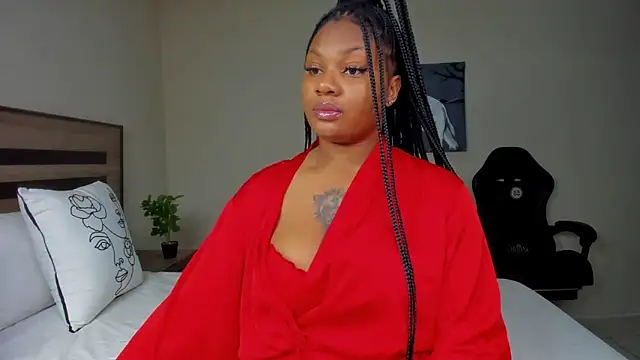 Snapshot of Renee-18 chatting on 09.21.25 Renee-18 online show from 09.21.25