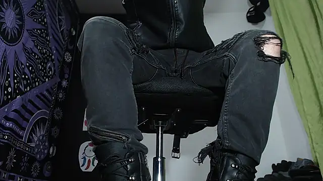 Snapshot of Dicaprioo_ chatting on 12.17.24 Dicaprioo online show from 12.17.24