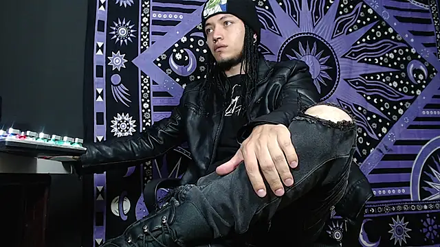 Snapshot of Dicaprioo_ chatting on 01.10.25 Dicaprioo online show from 01.10.25