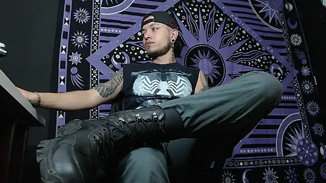 Snapshot of Dicaprioo_ chatting on 01.21.25 Dicaprioo online show from 01.21.25