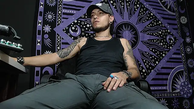 Snapshot of Dicaprioo_ chatting on 02.05.25 Dicaprioo online show from 02.05.25