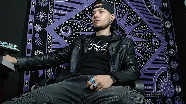 Snapshot of Dicaprioo_ chatting on 02.06.25 Dicaprioo online show from 02.06.25