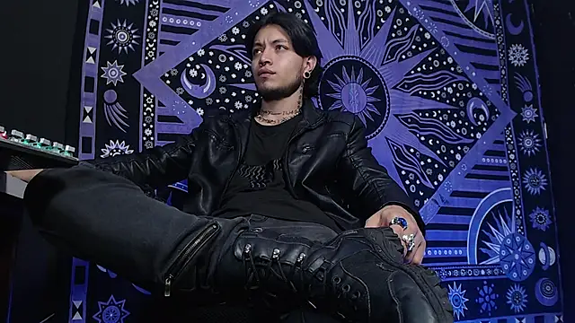 Snapshot of Dicaprioo_ chatting on 02.11.25 Dicaprioo online show from 02.11.25