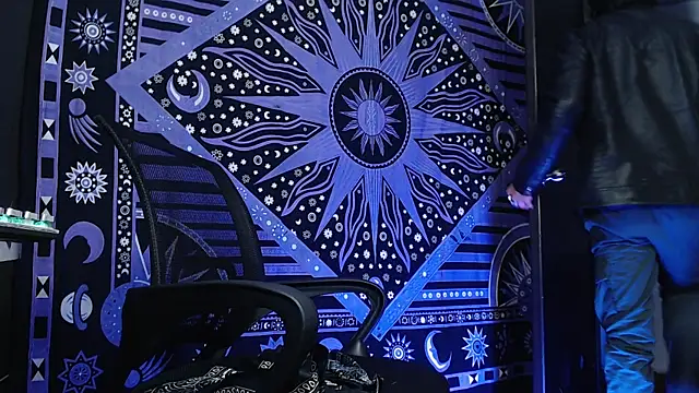 Snapshot of Dicaprioo_ chatting on 02.11.25 Dicaprioo online show from 02.11.25