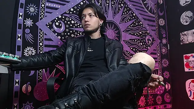 Snapshot of Dicaprioo_ chatting on 02.12.25 Dicaprioo online show from 02.12.25