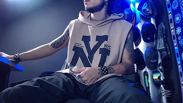 Snapshot of Dicaprioo_ chatting on 02.19.25 Dicaprioo online show from 02.19.25