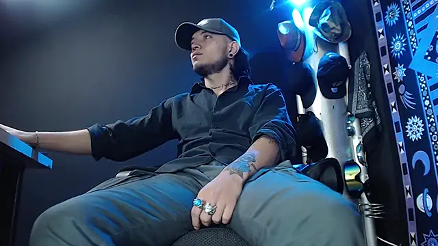 Snapshot of Dicaprioo_ chatting on 02.25.25 Dicaprioo online show from 02.25.25