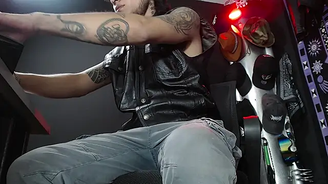 Snapshot of Dicaprioo_ chatting on 03.14.25 Dicaprioo online show from 03.14.25