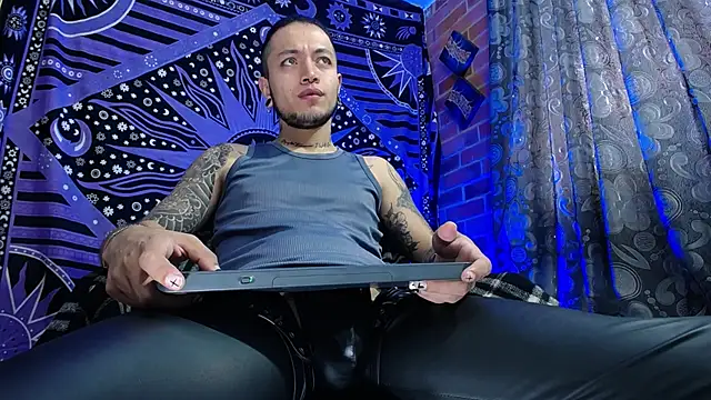 Snapshot of Dicaprioo_ chatting on 10.02.25 Dicaprioo online show from 10.02.25