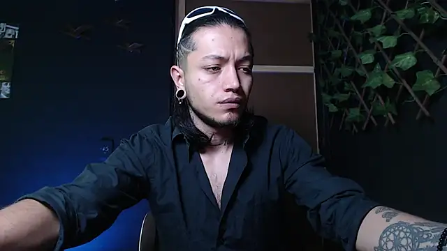 Snapshot of Dicaprioo_ chatting on 10.25.25 Dicaprioo online show from 10.25.25